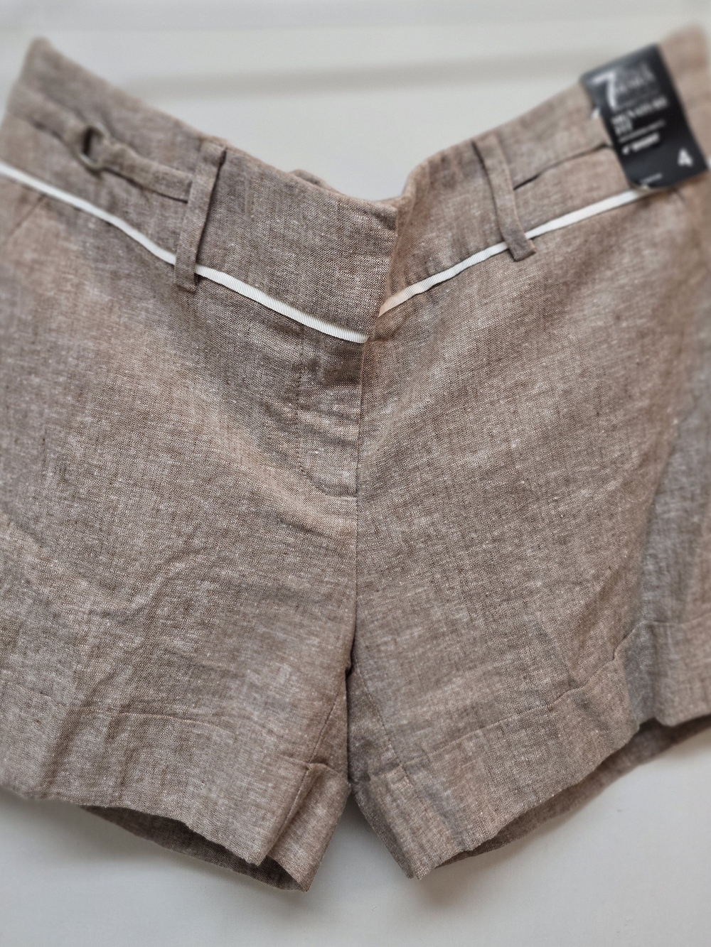 NWT - 7th Avenue Taupe Linen-Blend Shorts with White Trim